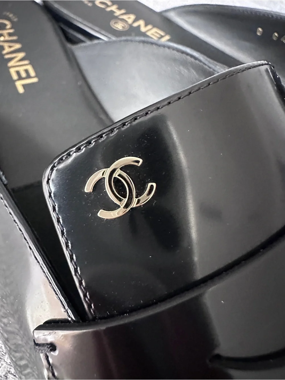 2026 CHANEL BLACK LEATHER SLIDES MULES HALF LOAFER SHOES GOLD CC LOGO 40.5 BLAZY